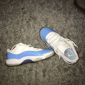Jordan 11’s low top basketball shoes